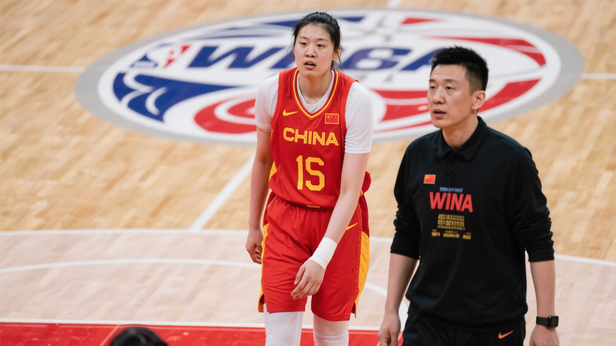 杨毅劝张子宇慎赴WNBA:身高优势或成伤病隐患 杨毅劝张子宇慎赴WNBA:身高优势或成伤病隐患